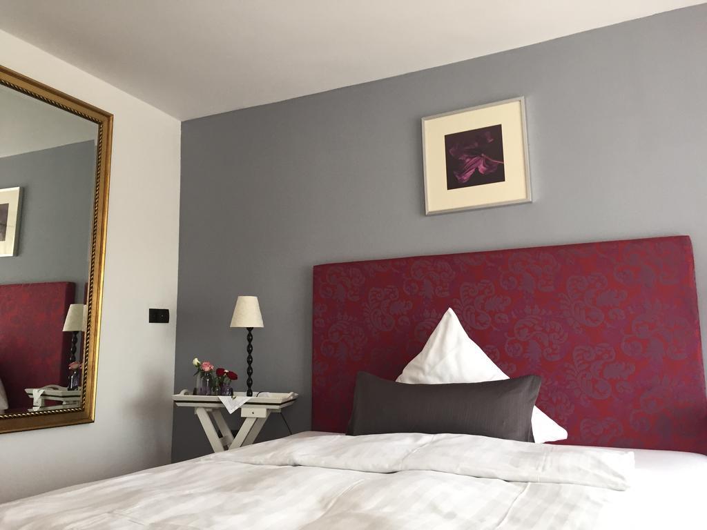 Hotel Heddernheimer Hof Франкфурт-на-Майне Экстерьер фото